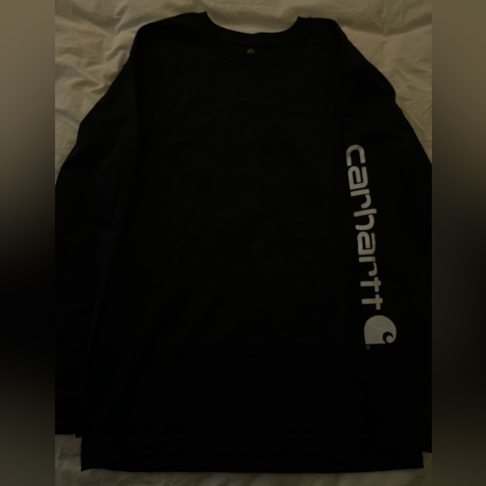 Men’s medium black Carhartt long sleeve shirt